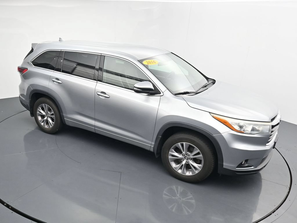 Used 2016 Toyota Highlander Plus AWD/4WD image 26