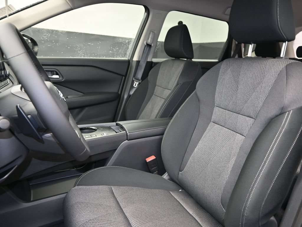 Certified 2026 Nissan Rogue SV w/ Cold Weather Package FWD image 20