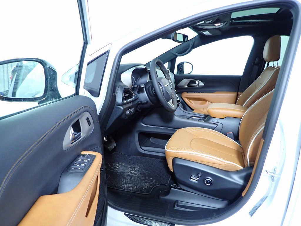 New 2026 Chrysler Pacifica Pinnacle FWD image 27