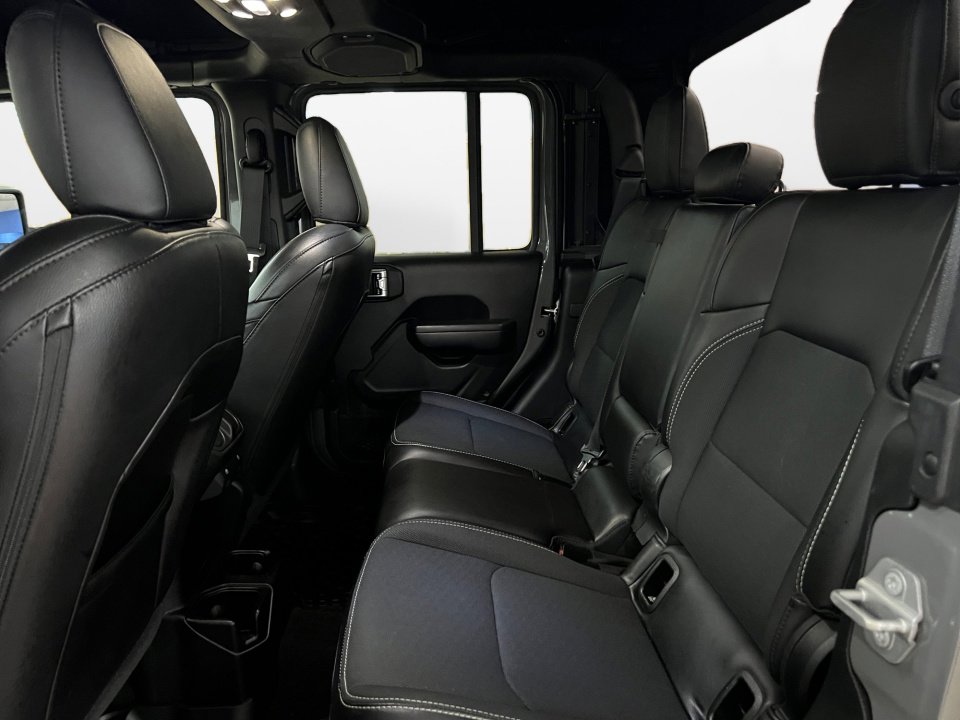 Used 2021 Jeep Gladiator Sport image 16