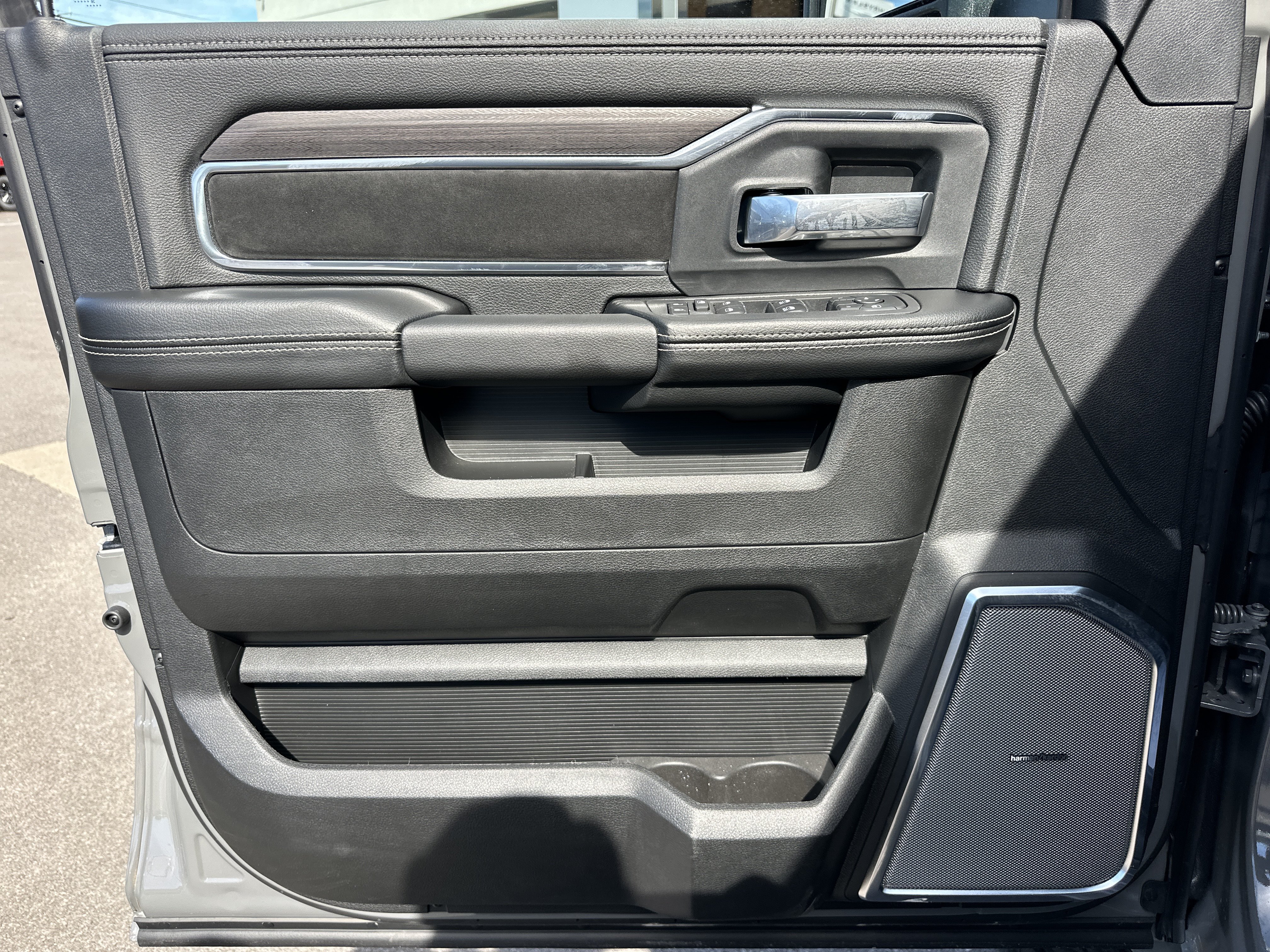 New 2027 RAM 5500 4x4 Crew Cab w/ Laramie Trim Package image 31