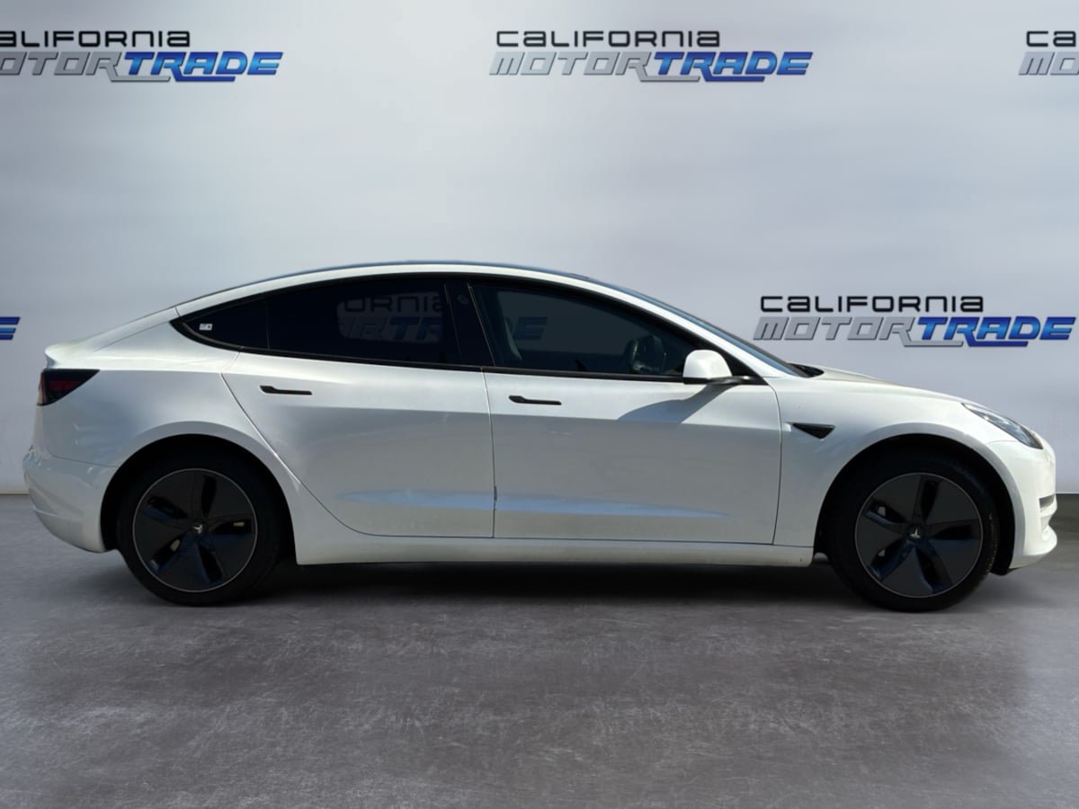 Used 2020 Tesla Model 3 Standard Range Plus RWD image 4