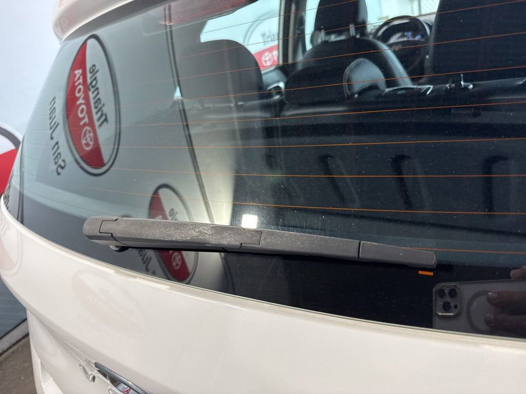 Used 2024 Hyundai Venue Limited FWD image 19