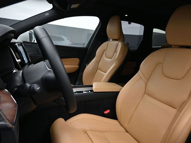 Used 2023 Volvo XC60 B5 Ultimate w/ Climate Package image 9