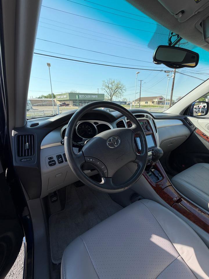 Used 2005 Toyota Highlander Limited image 9
