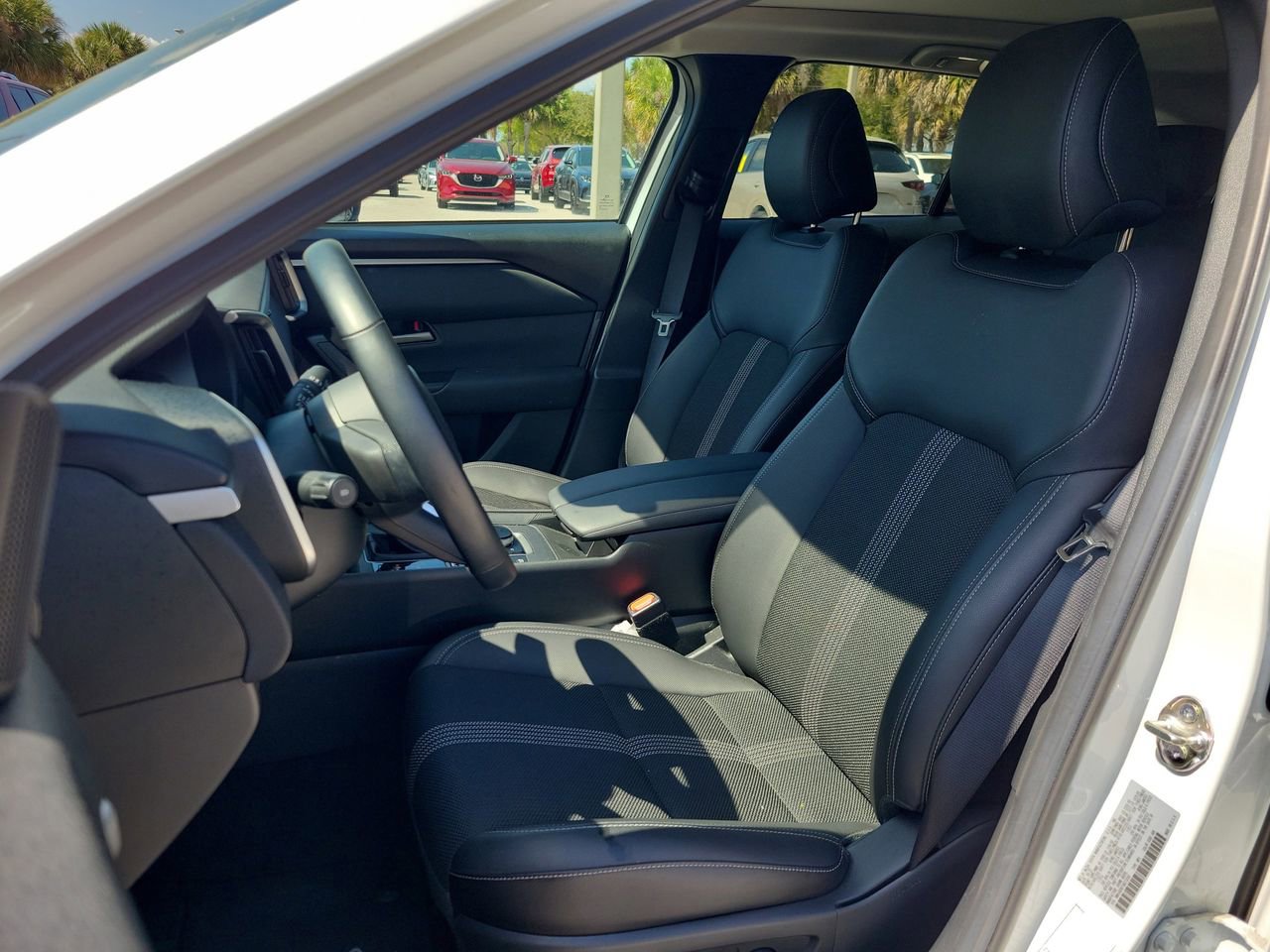 Used 2025 MAZDA CX-50 AWD 2.5 S w/ Premium Package image 17