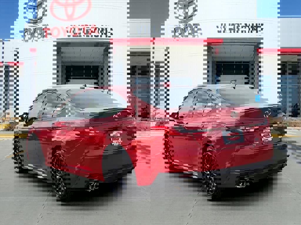 Used 2026 Toyota Camry SE image 3