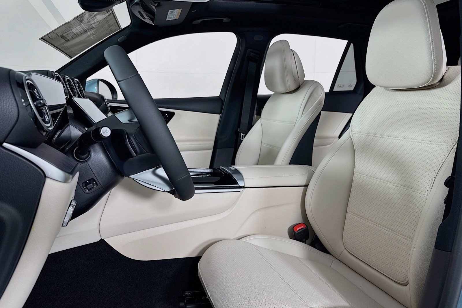 New 2026 Mercedes-Benz GLC 300 image 16