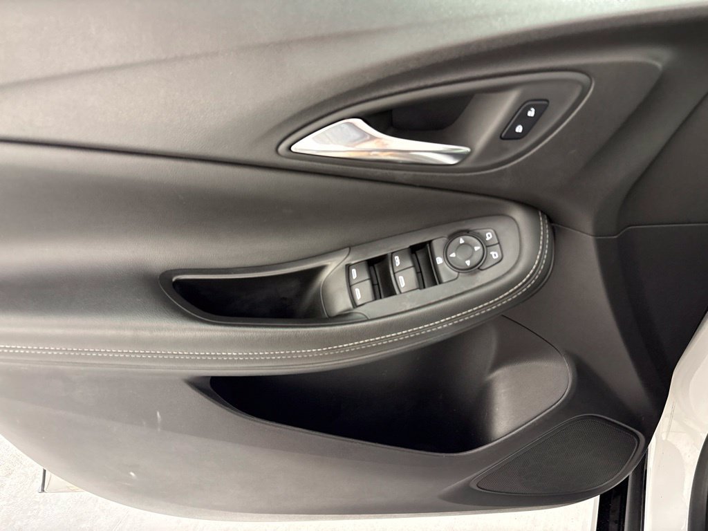 Used 2024 Buick Encore GX Sport Touring FWD image 23