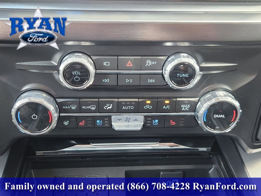 New 2026 Ford F250 Lariat w/ Black Appearance Package AWD/4WD image 14