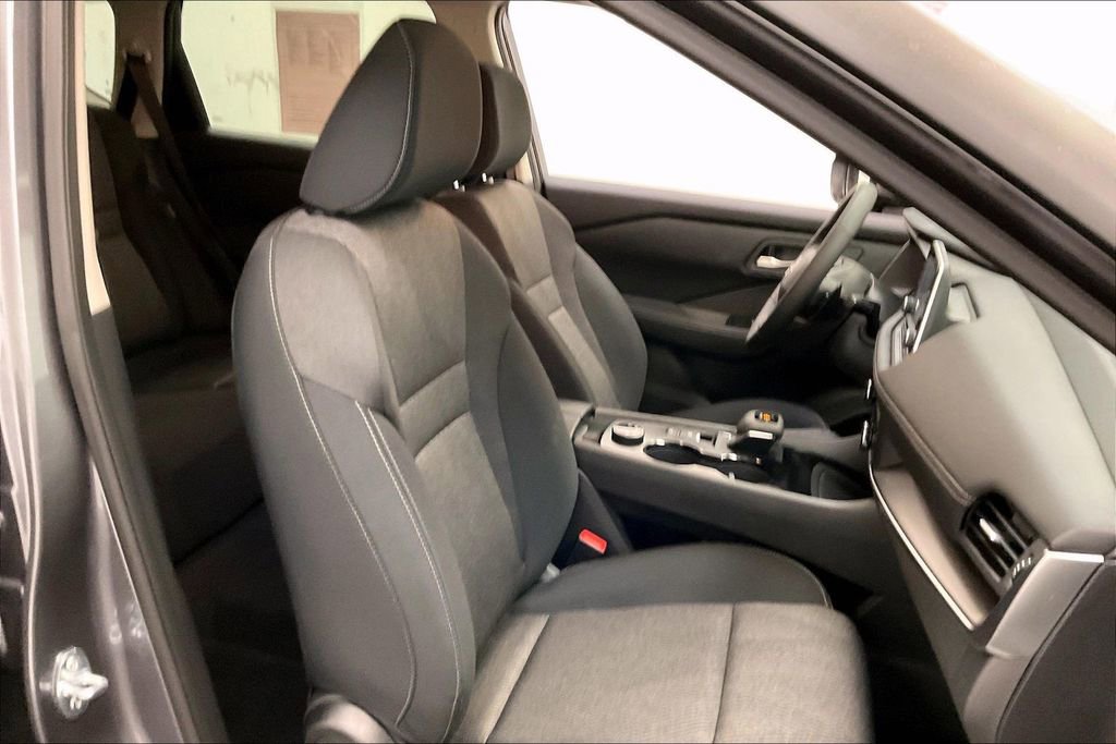 Used 2026 Nissan Rogue SV AWD/4WD image 6
