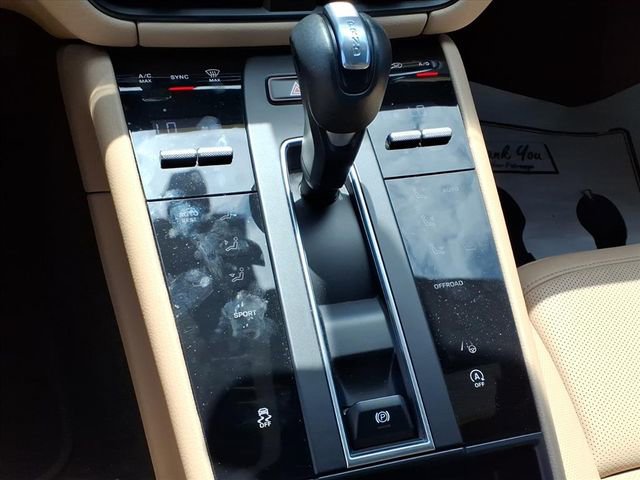 Used 2024 Porsche Macan w/ Premium Plus Package AWD/4WD image 25