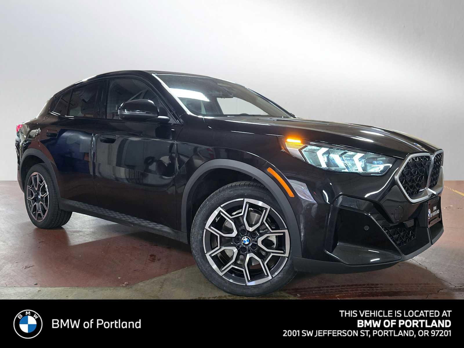 Used 2025 BMW X2 xDrive28i w/ Technology Package image 1