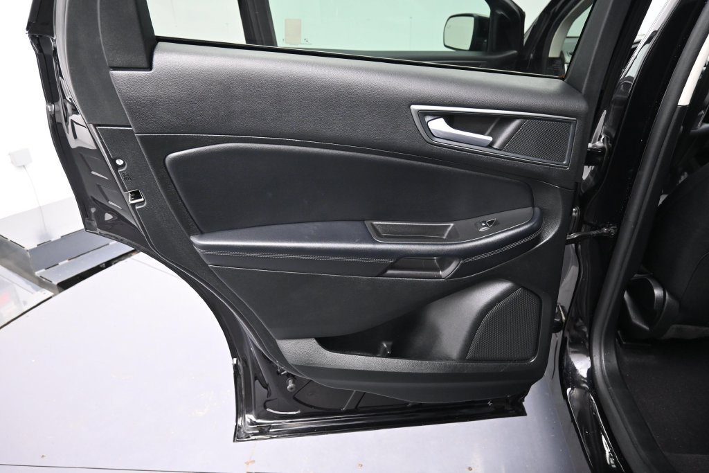 Used 2024 Ford Edge SE w/ Black Appearance Package AWD/4WD image 27