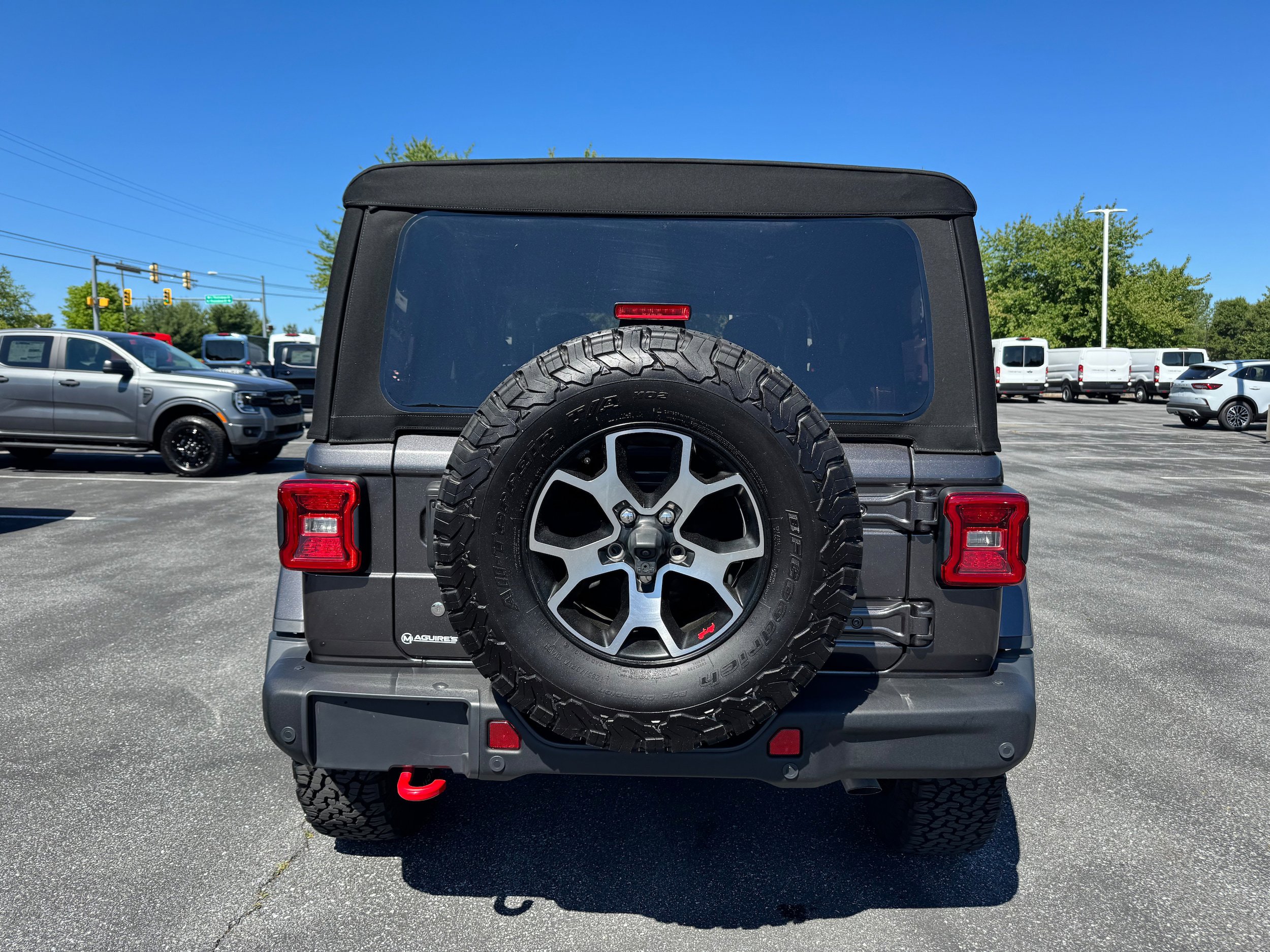 Used 2020 Jeep Wrangler Unlimited Rubicon w/ Dual Top Group AWD/4WD image 4