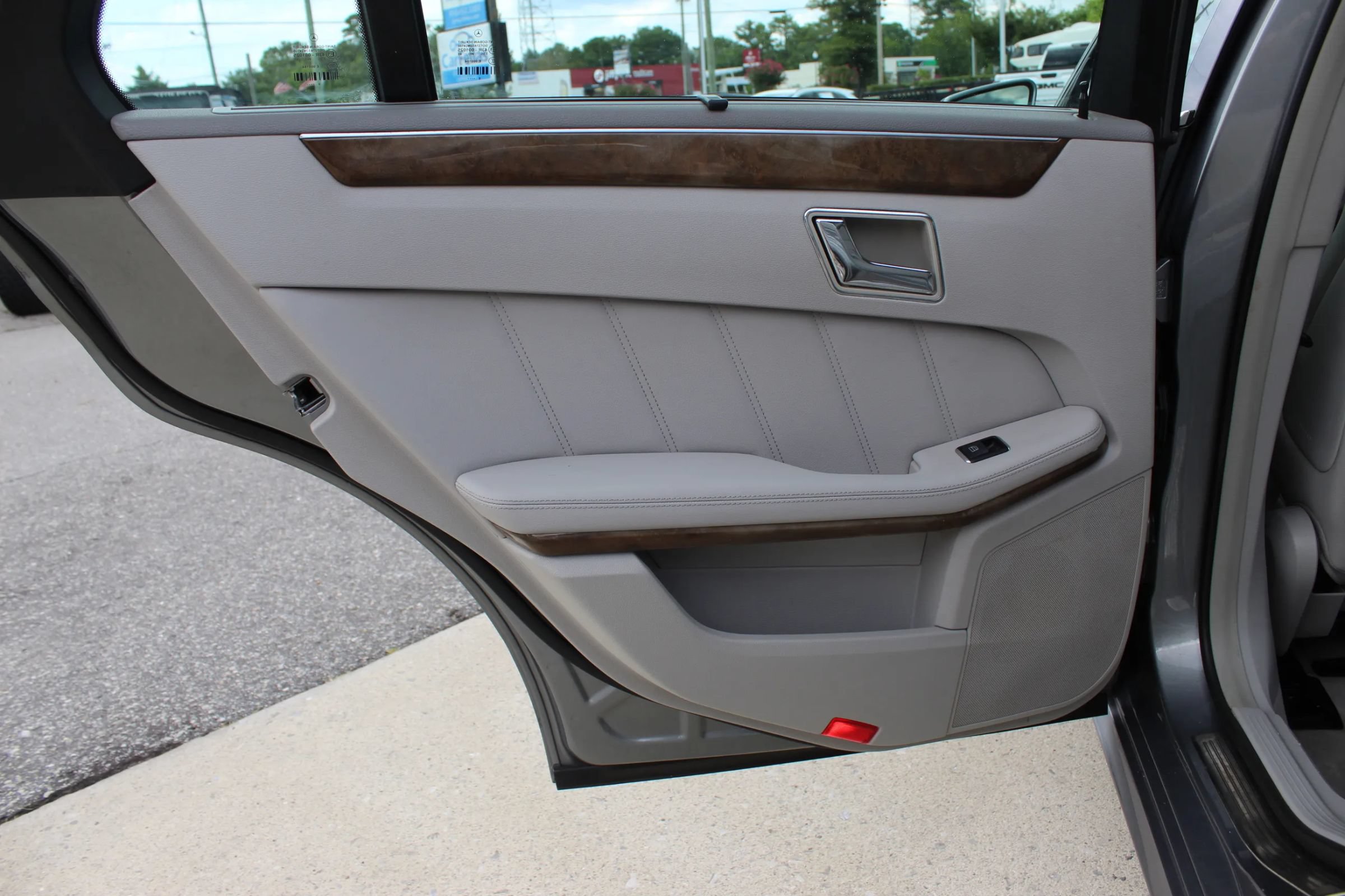 Used 2011 Mercedes-Benz E 350 4MATIC Wagon image 20