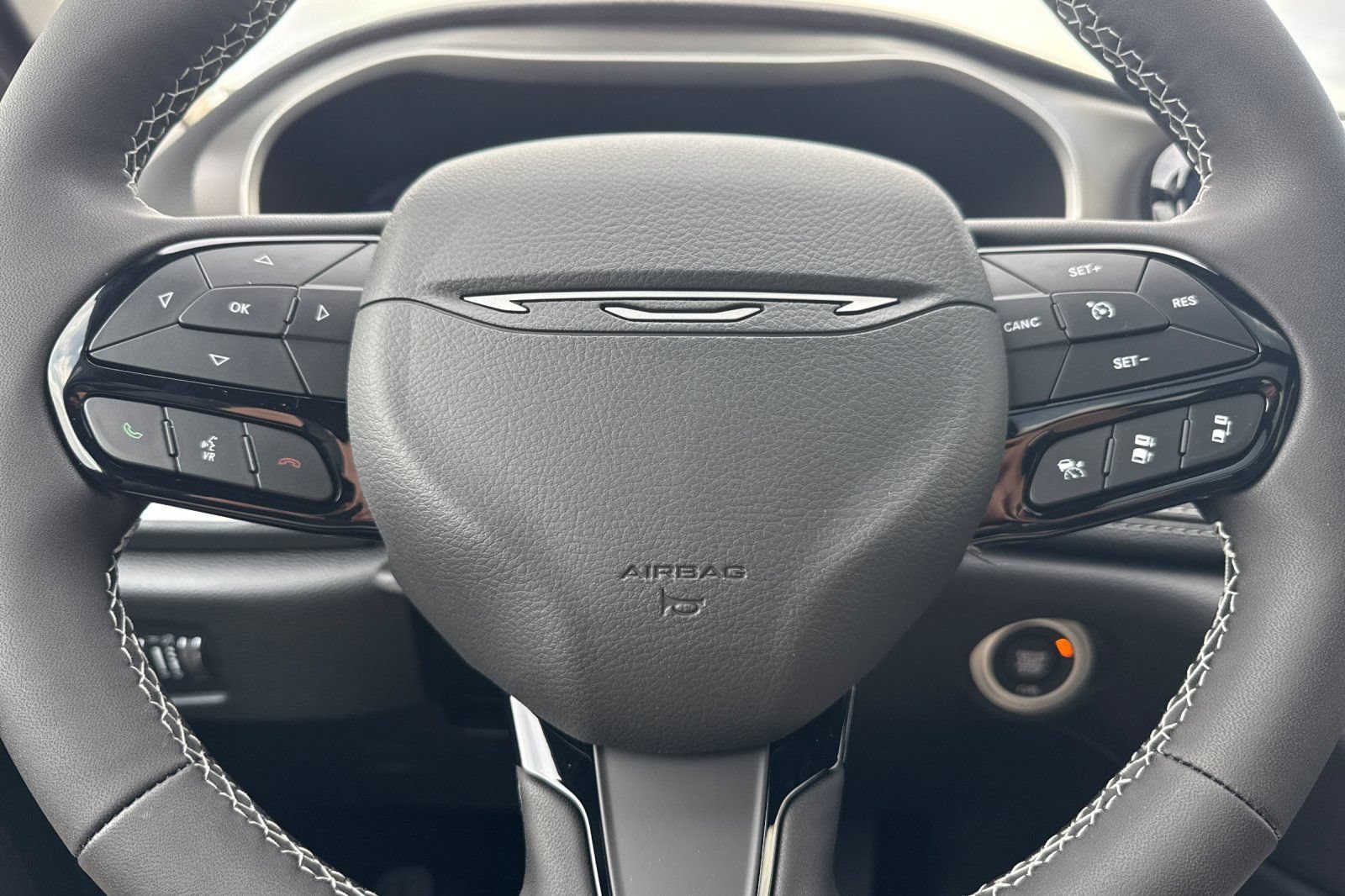 New 2027 Chrysler Pacifica Limited AWD/4WD image 24