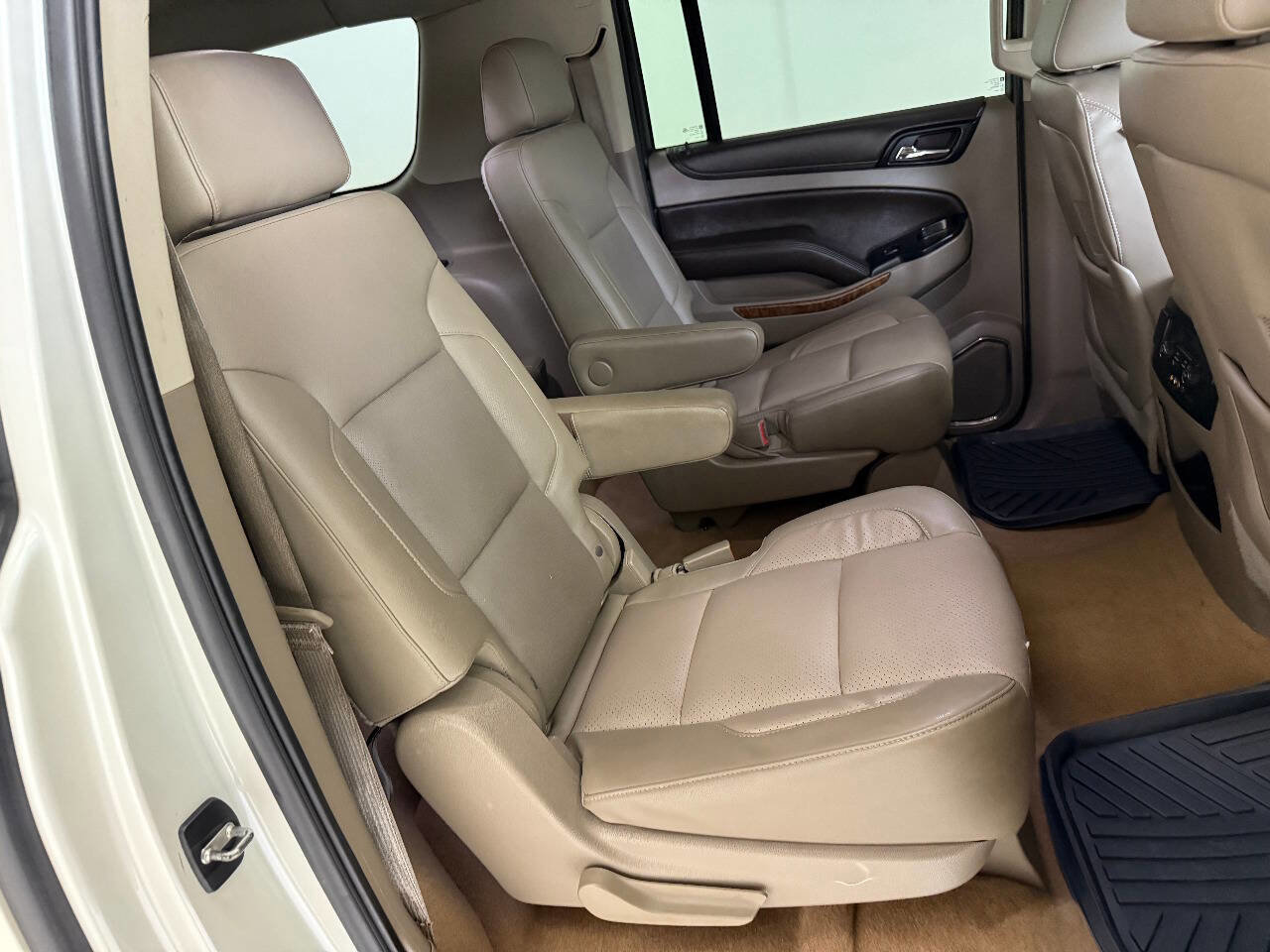 Used 2015 Chevrolet Suburban LTZ image 31
