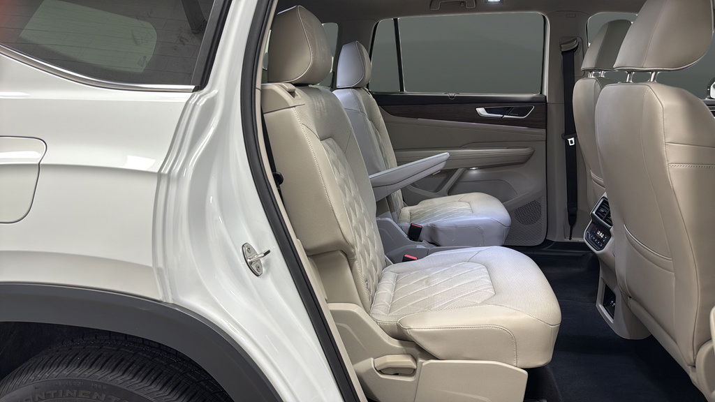 Used 2025 Volkswagen Atlas SEL Premium R-Line AWD/4WD image 26