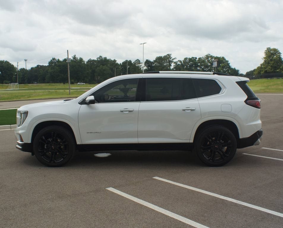 Used 2025 GMC Acadia Denali w/ LPO, Floor Liner Package FWD image 14