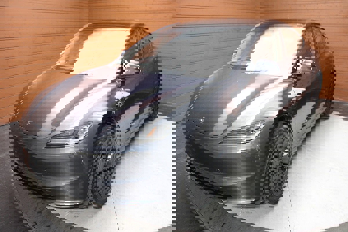 Used 2025 Tesla Model 3 Long Range image 6