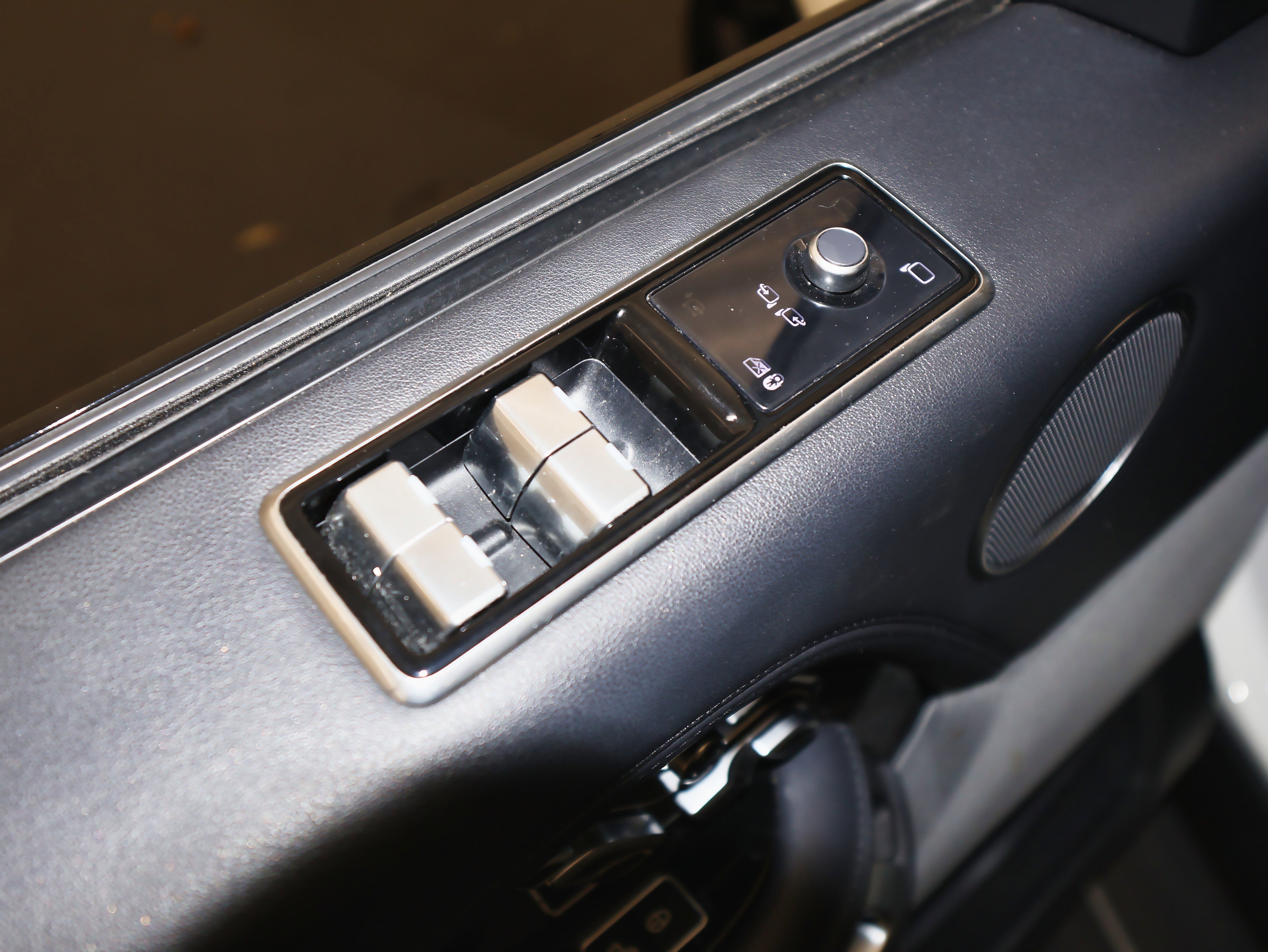 Used 2020 Land Rover Range Rover HSE image 23