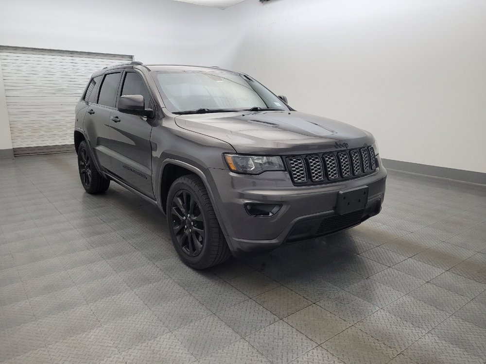 Used 2018 Jeep Grand Cherokee Altitude RWD image 13