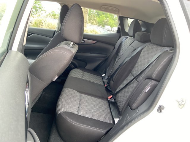 Used 2020 Nissan Rogue Sport SV image 16