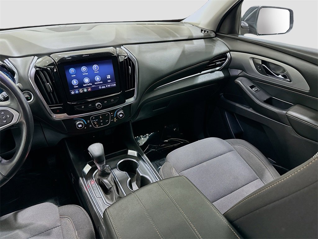 Used 2021 Chevrolet Traverse LT image 23