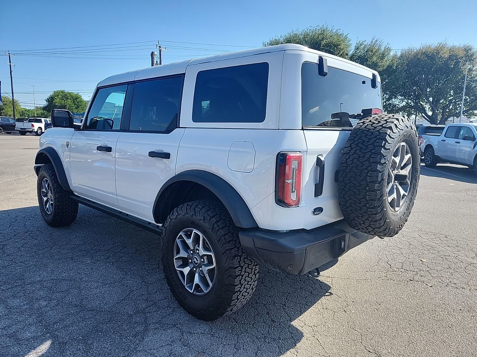 Used 2025 Ford Bronco Badlands image 4