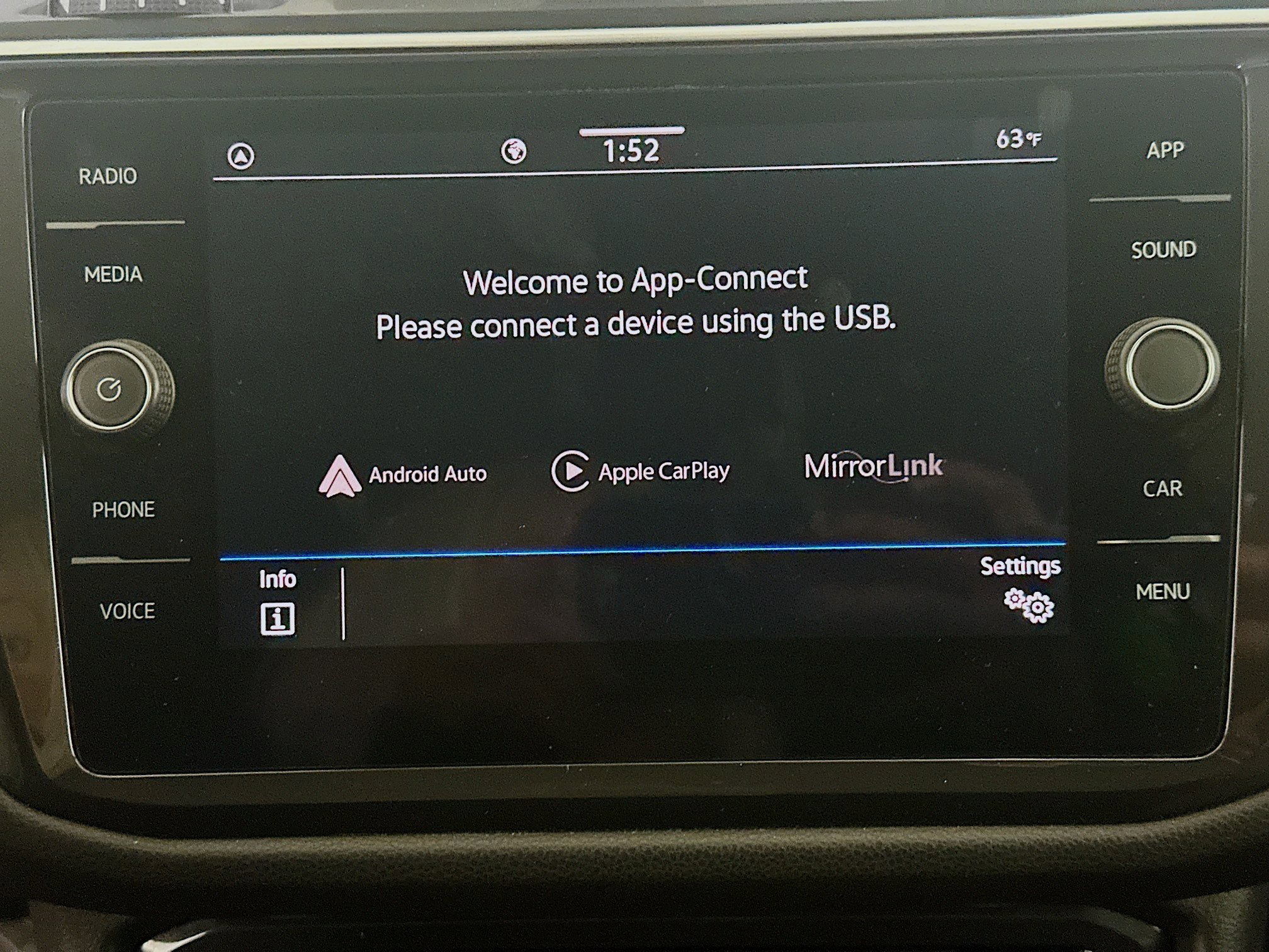 Used 2021 Volkswagen Tiguan SE FWD image 21