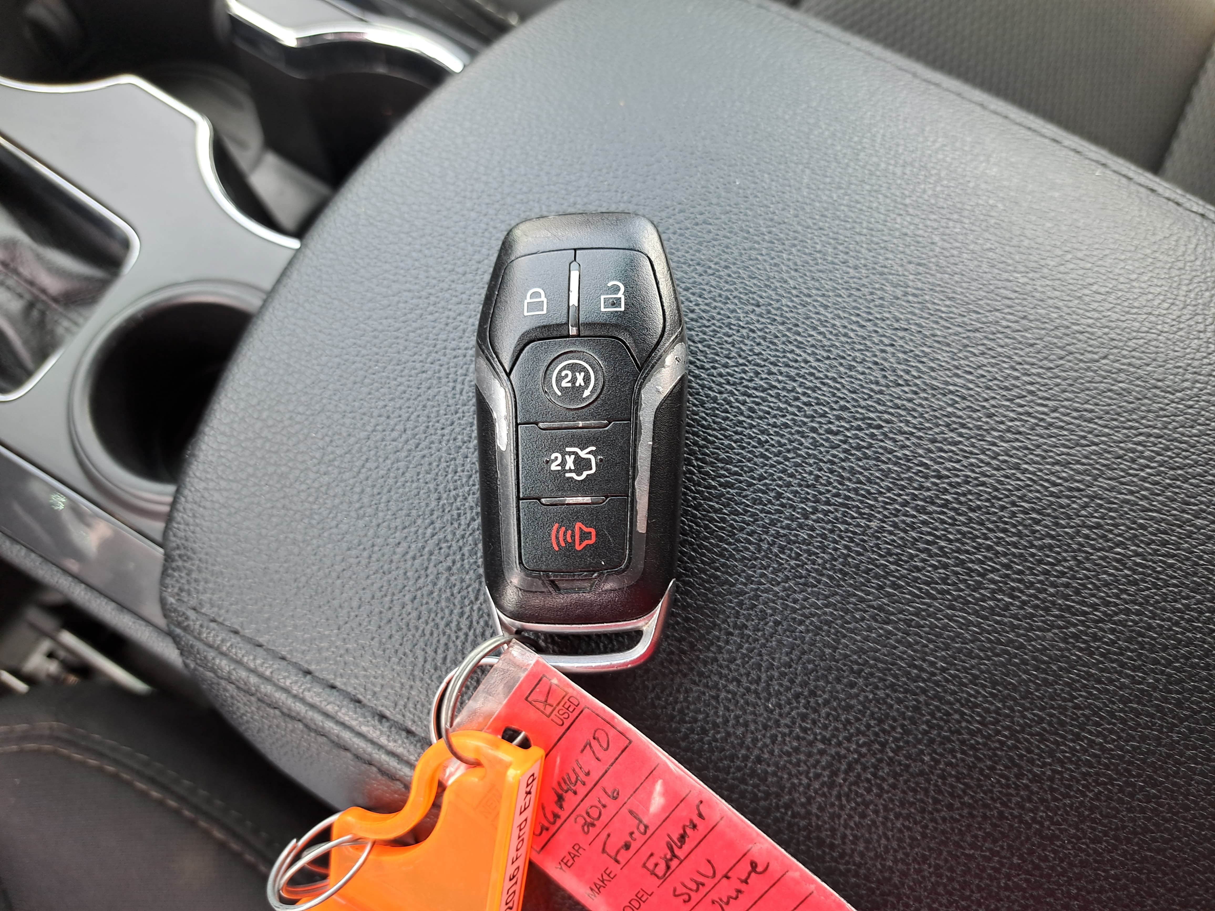 Used 2016 Ford Explorer XLT w/ Equipment Group 201A FWD image 35