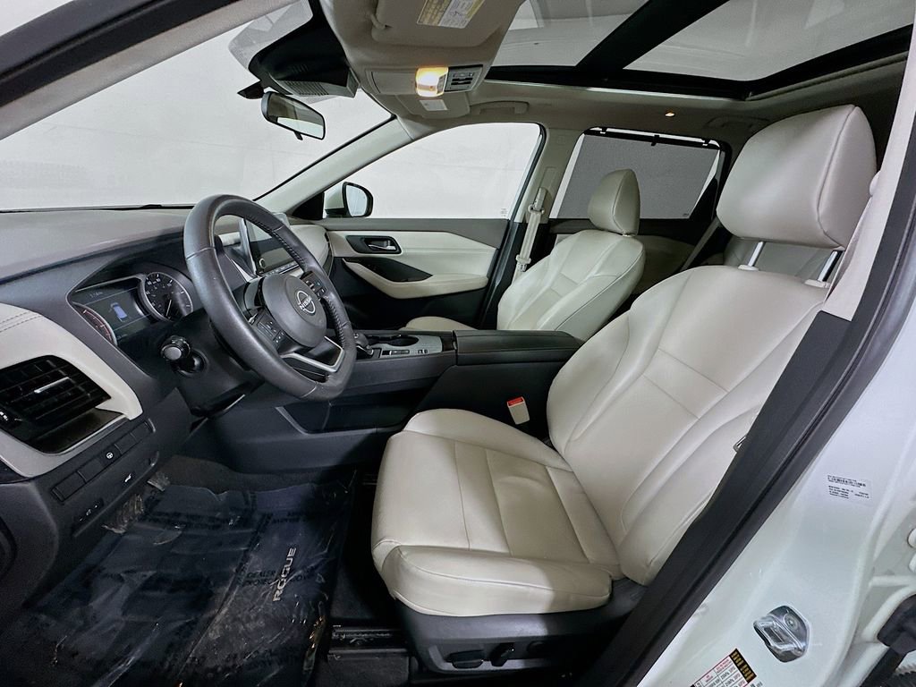 Used 2022 Nissan Rogue SV w/ SV Premium Package image 13