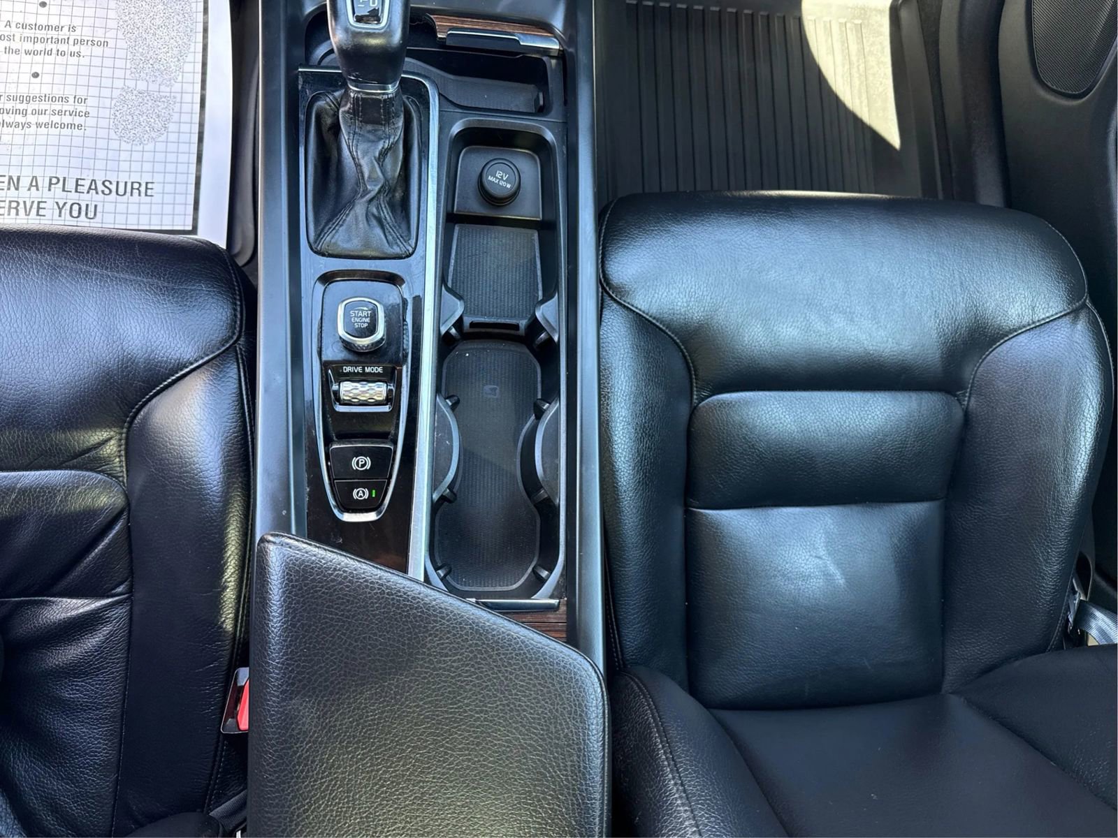 Used 2021 Volvo XC60 T6 Momentum AWD/4WD image 14