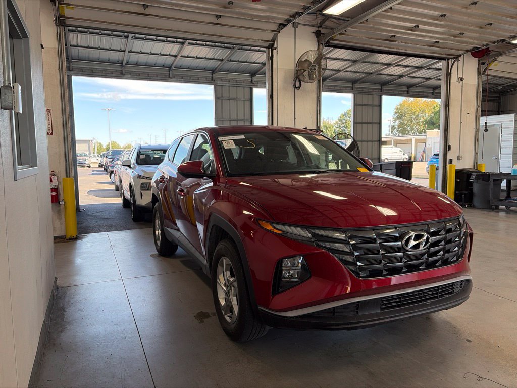 Used 2024 Hyundai Tucson SE AWD/4WD image 1