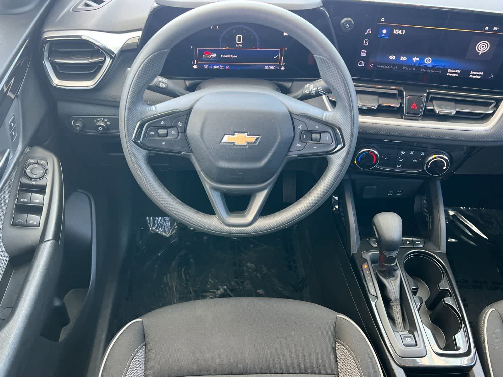 Used 2025 Chevrolet TrailBlazer LT AWD/4WD image 15