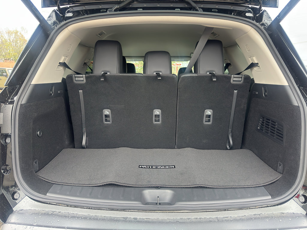 New 2026 Nissan Pathfinder SL image 24