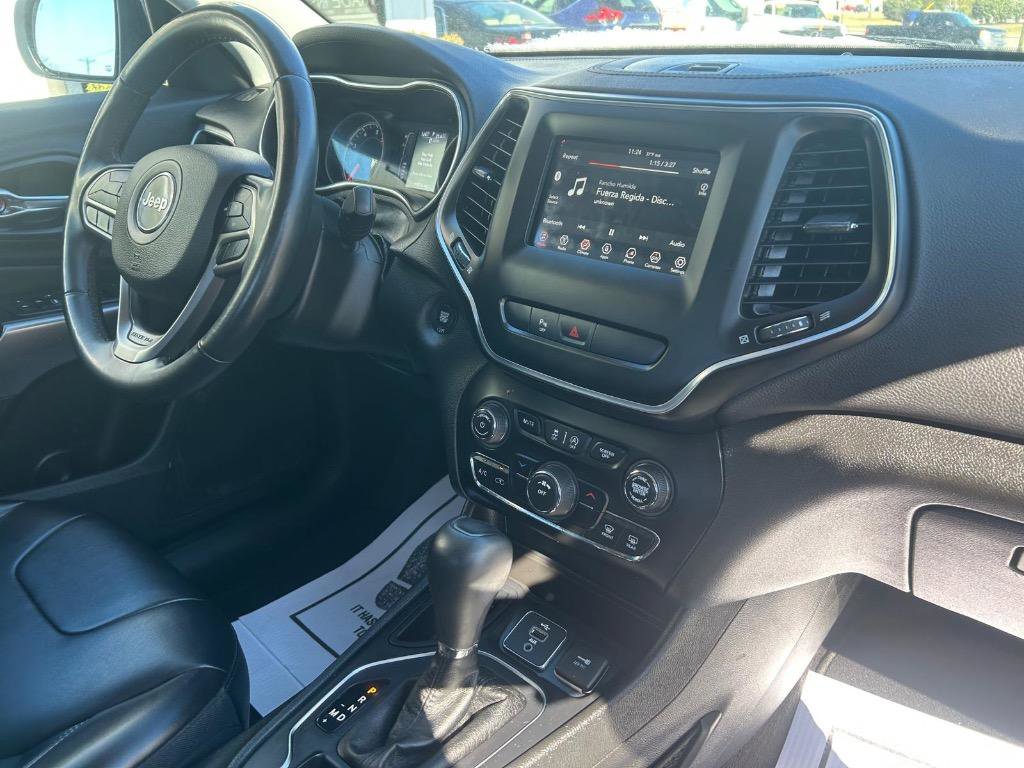 Used 2019 Jeep Cherokee Latitude Plus image 27