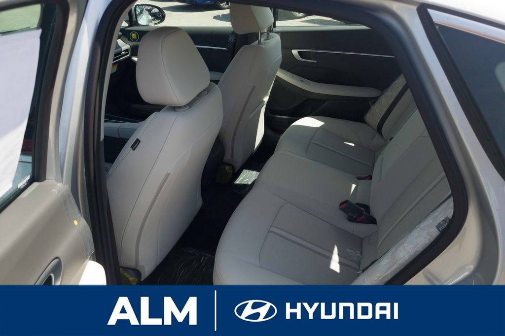 New 2026 Hyundai Sonata SEL FWD image 16