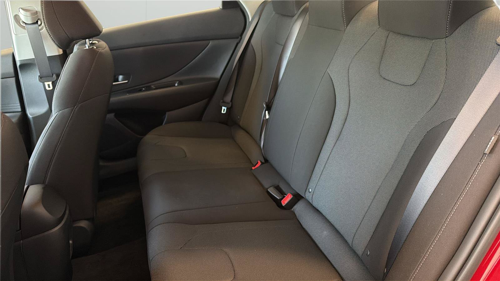 Certified 2026 Hyundai Elantra SE FWD image 9