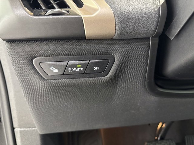 Used 2025 BMW iX xDrive50 w/ Sport Package image 12