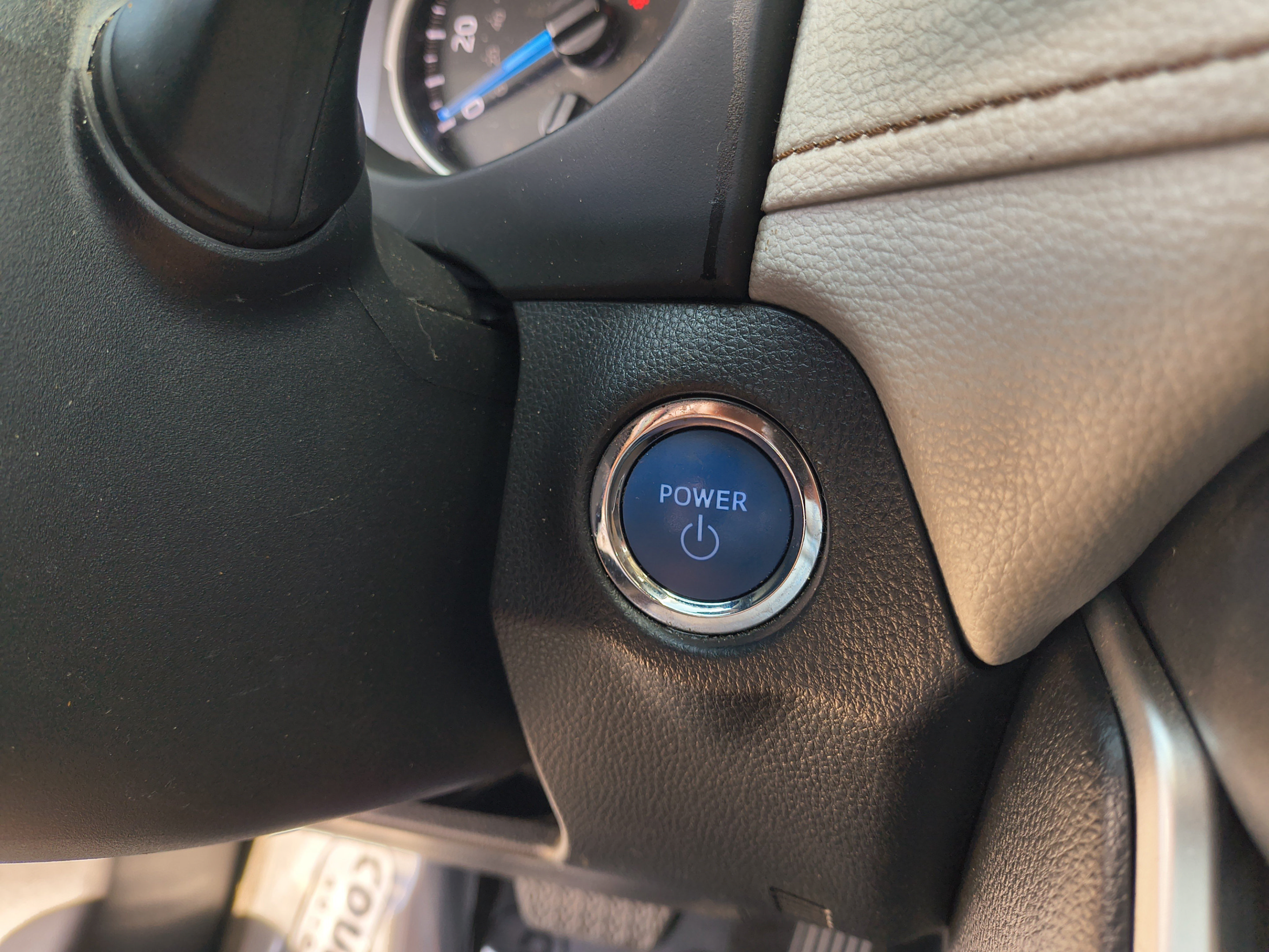 Used 2021 Toyota RAV4 XLE Premium AWD/4WD image 30