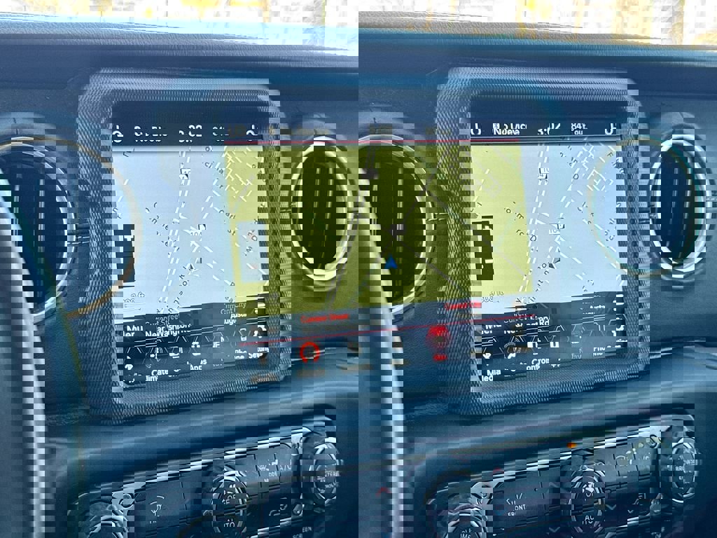 Used 2022 Jeep Wrangler Unlimited Sahara 4xe image 26