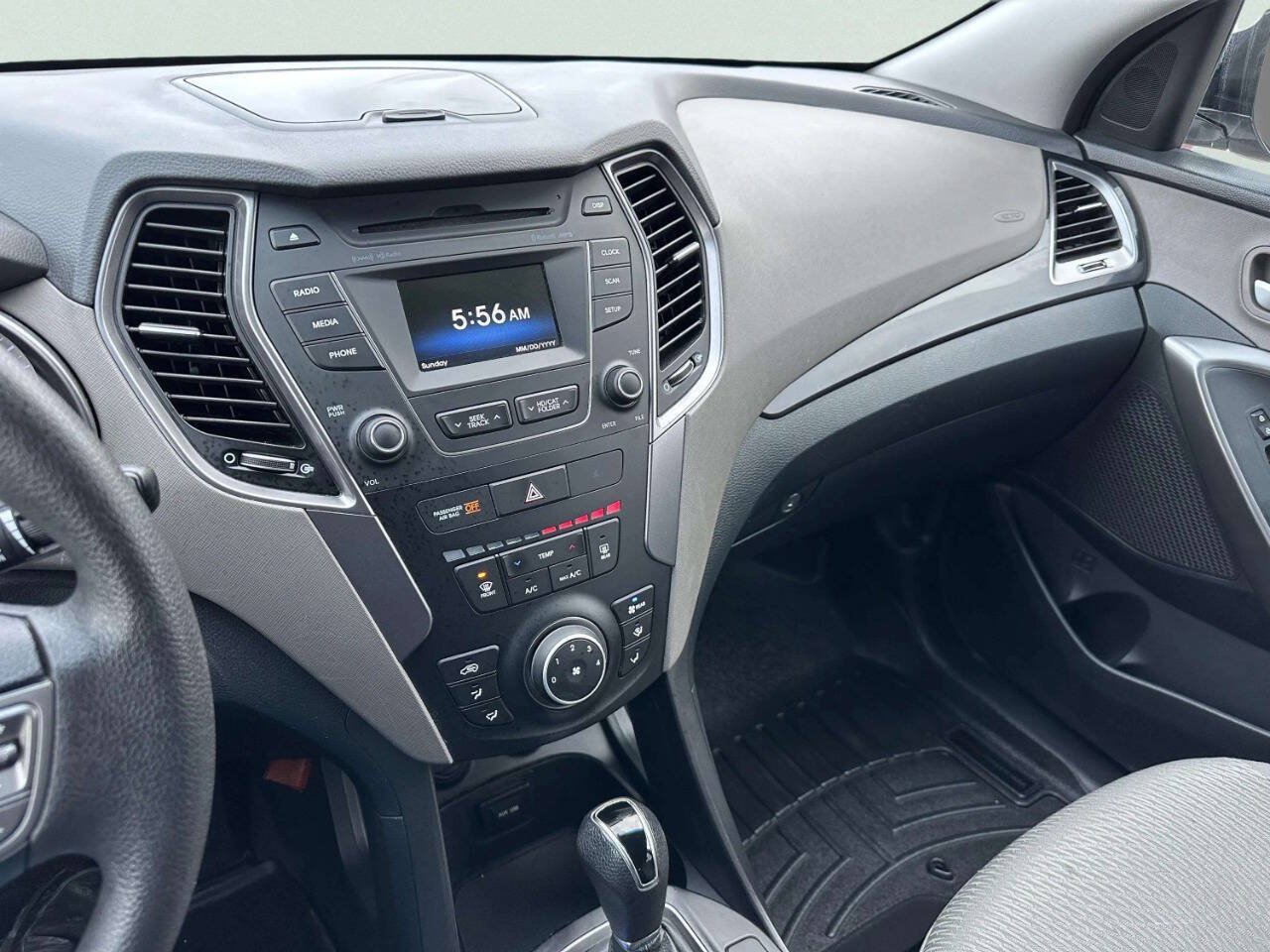 Used 2016 Hyundai Santa Fe SE AWD/4WD image 31