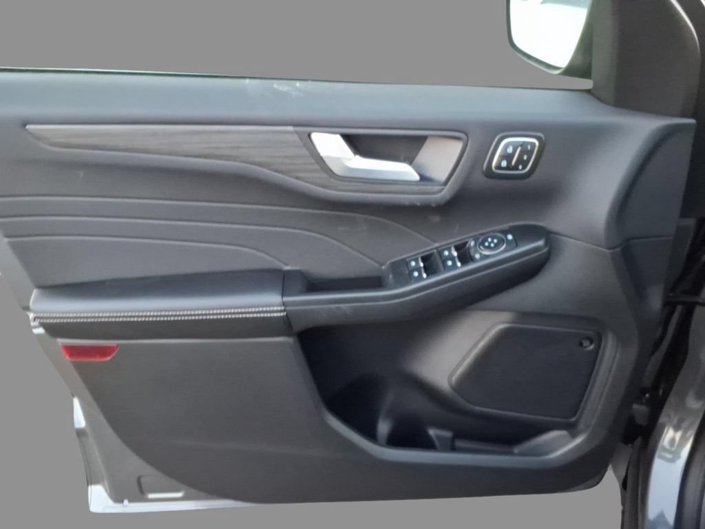 New 2026 Ford Escape Platinum w/ Premium Technology Package image 16