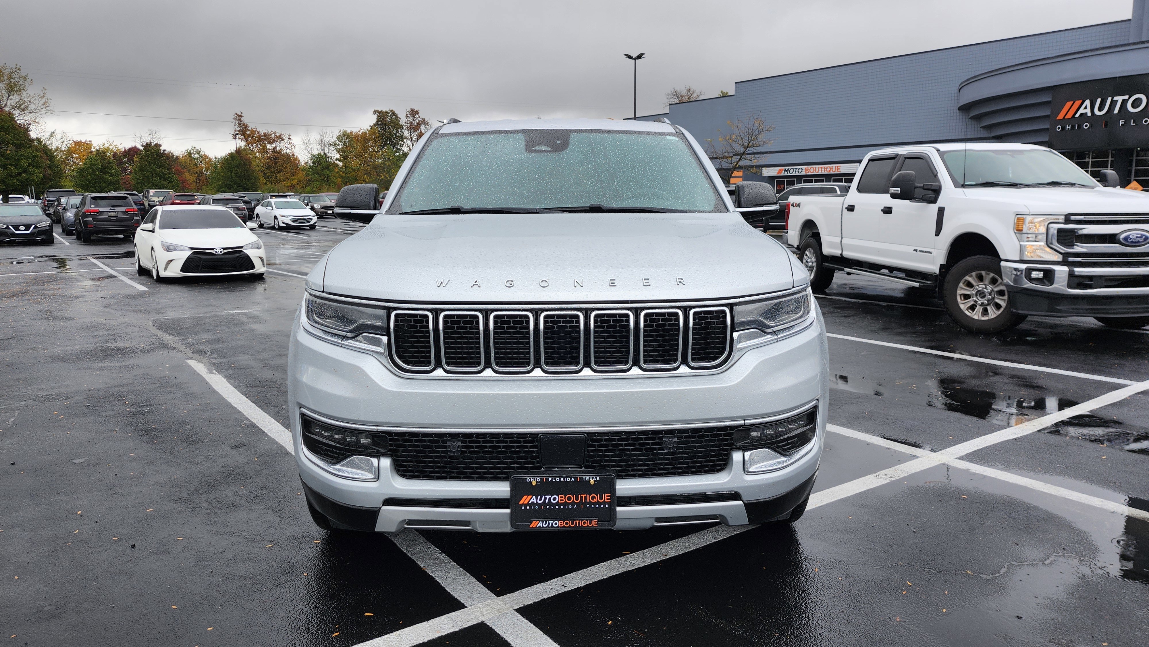 Used 2024 Jeep Wagoneer L Series II w/ Flexible Seating Group image 3