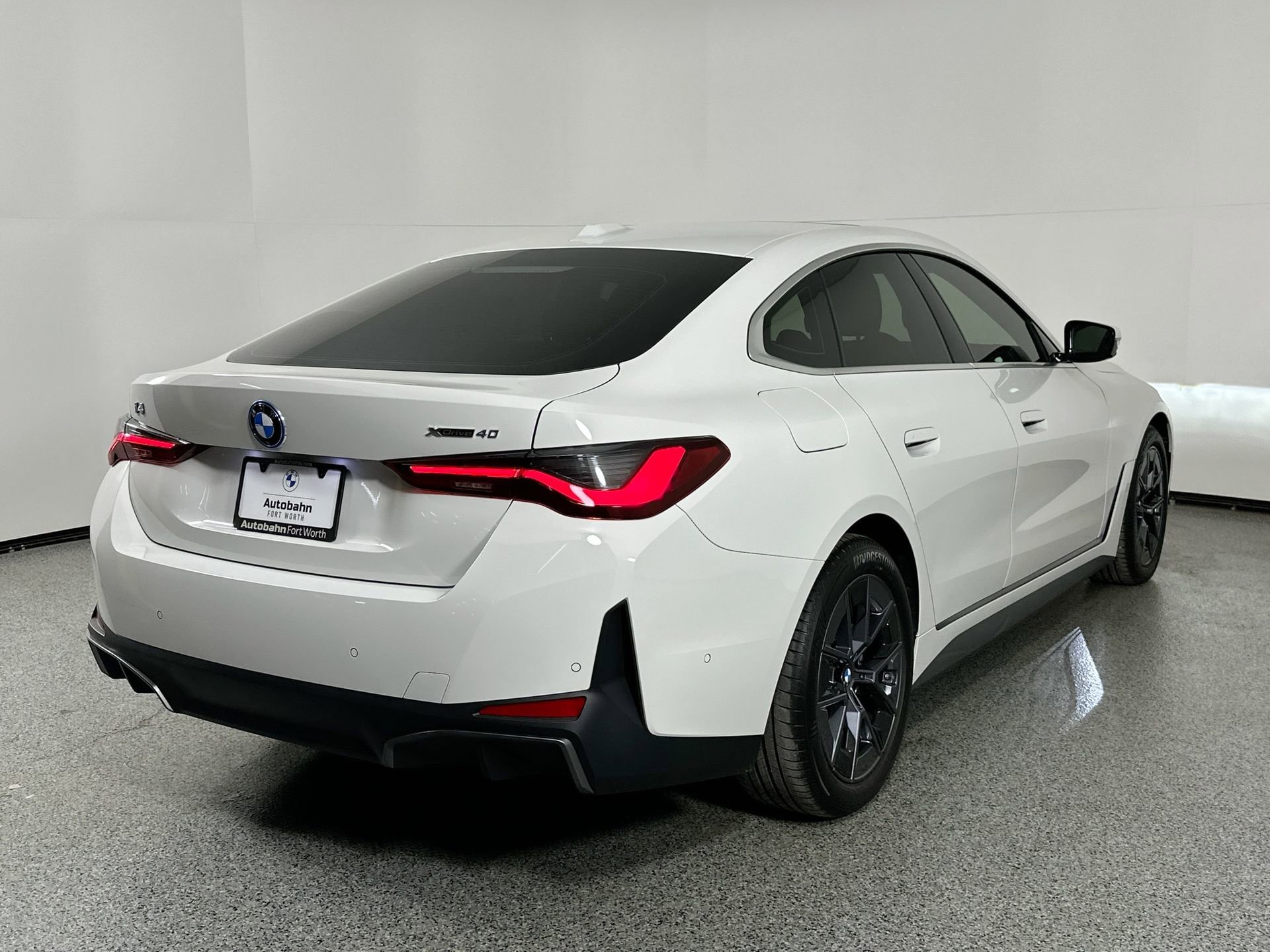 Used 2025 BMW i4 xDrive40i w/ Parking Assistance Package image 5