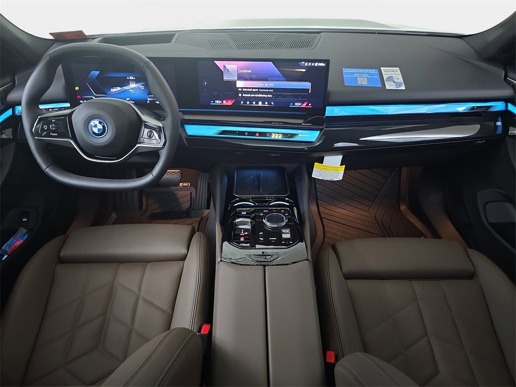 Used 2025 BMW i5 xDrive40 w/ Premium Package image 13