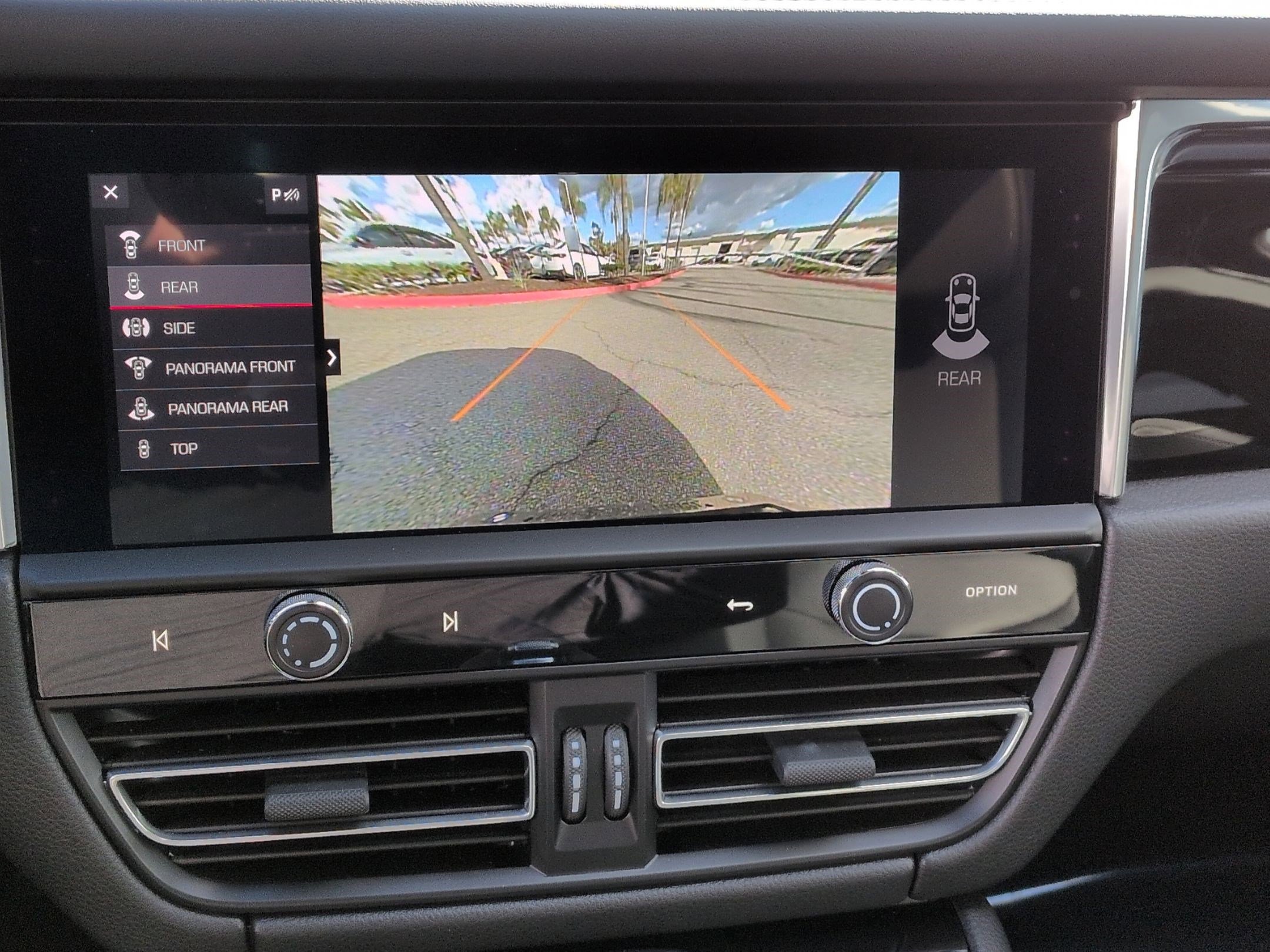 Used 2025 Porsche Macan Turbo image 25