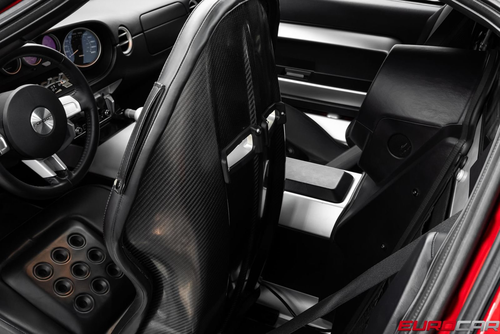 Used 2005 Ford GT RWD image 41